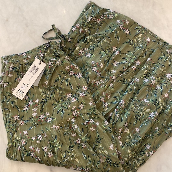 Minkpink Tully maxi skirt, green floral, nwt, sz medium - Picture 3 of 3